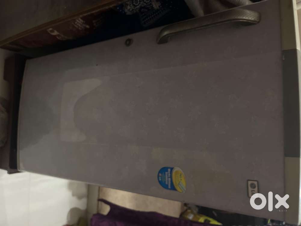 the lg fridge ver good condition