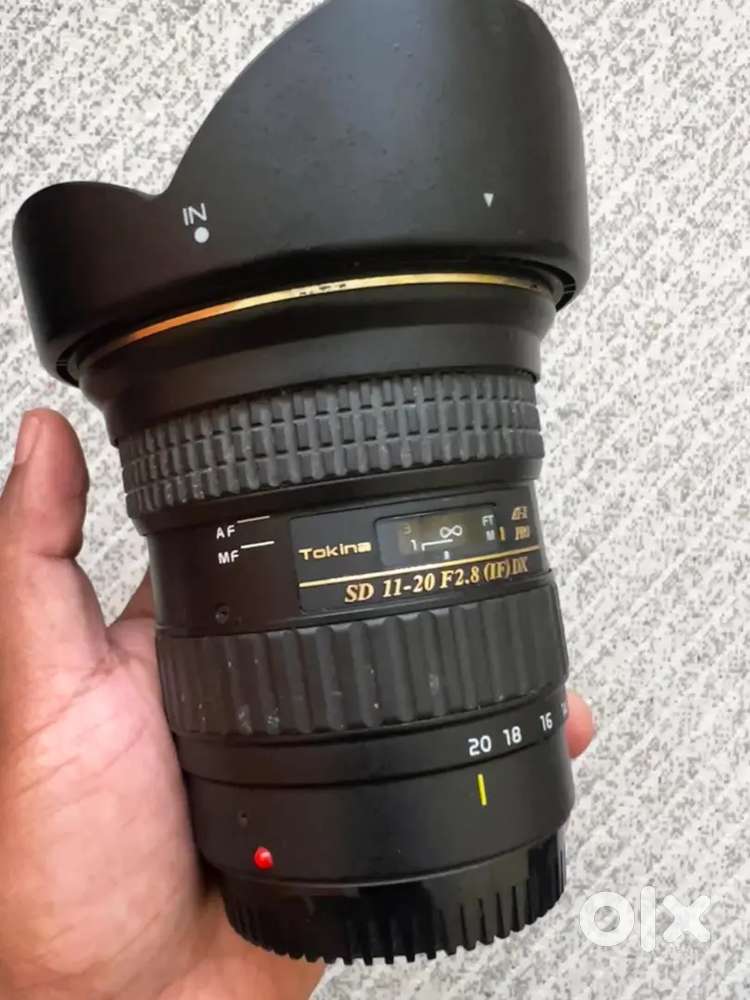 Tokina 11-20 F2.8 AT-X Pro for lens Canon mount with hood