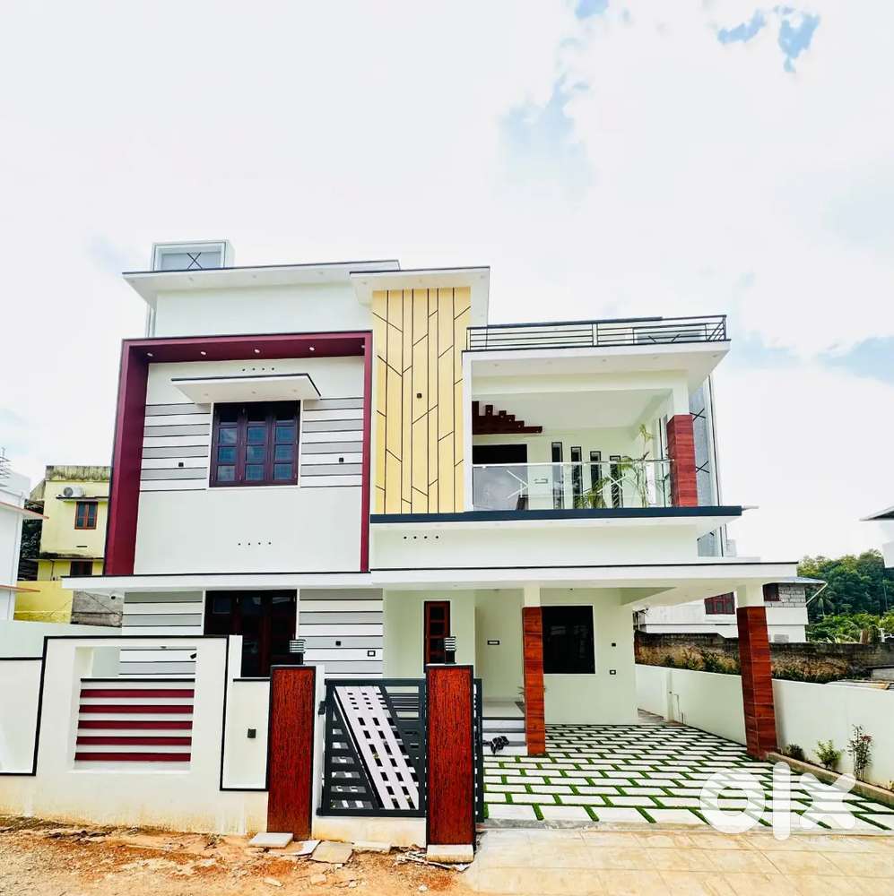 2400sq 5bhk Thirumala ThachottukavuTvm