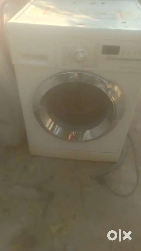 Front load washing machine with