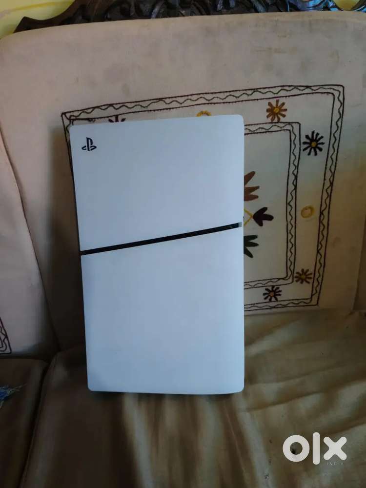 Sony ps5 +one controler more +5 game cd