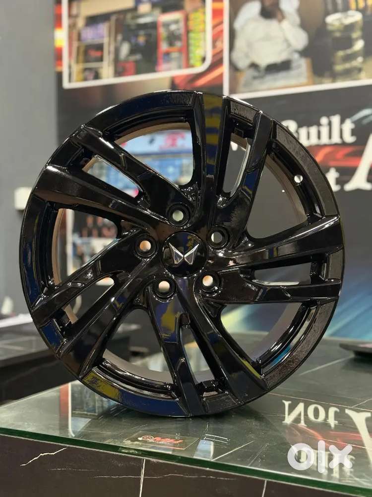 17inch Mahindra Xuv 700 Drak Edition Oem Alloy Wheels Set of 4