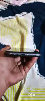 Original screen 128 gb variant good condition