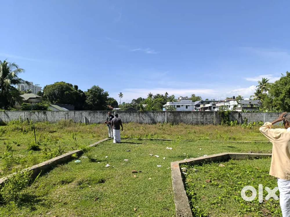Kochi cheranalloor Amrita hospital road 5cent house plot for sale