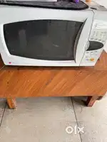 LG MICROWAVE OVEN.