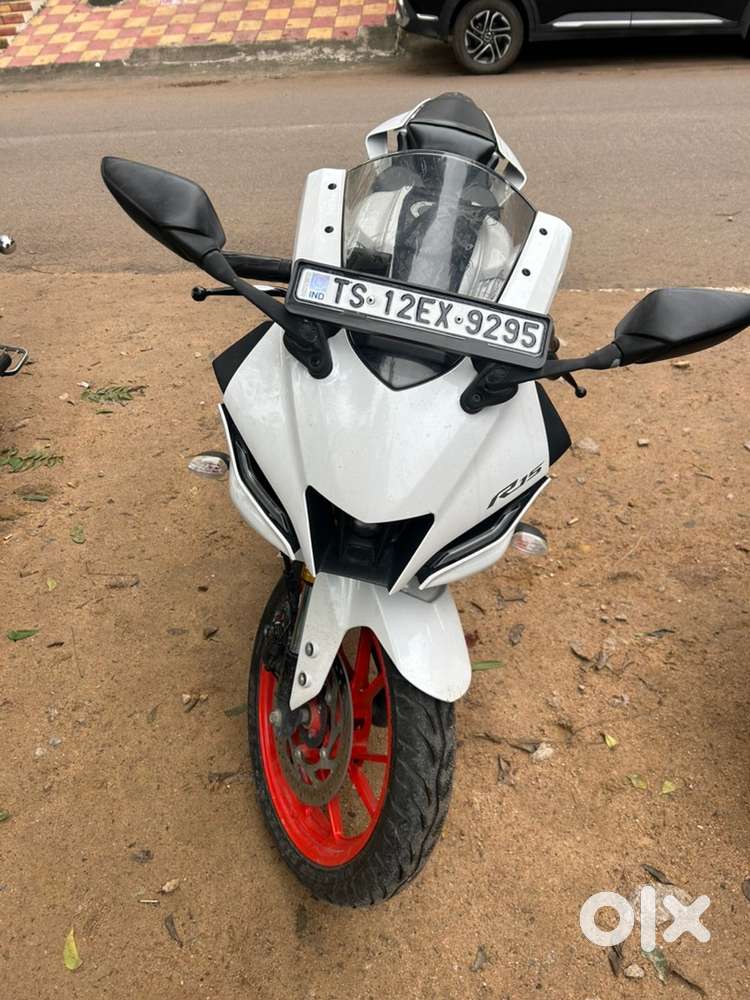 R15 V4 for sale white