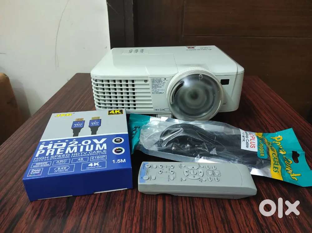MITSUBISHI HOME THEATRE PROJECTOR ,DLP, SHORT THROW,3-D,BIG DISPLAY