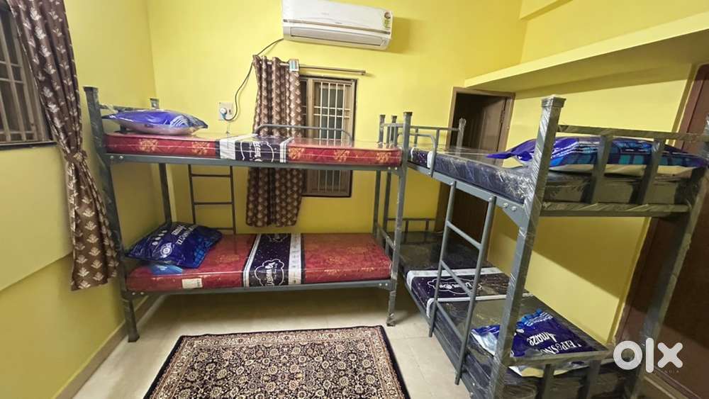 Premium room sharing for men