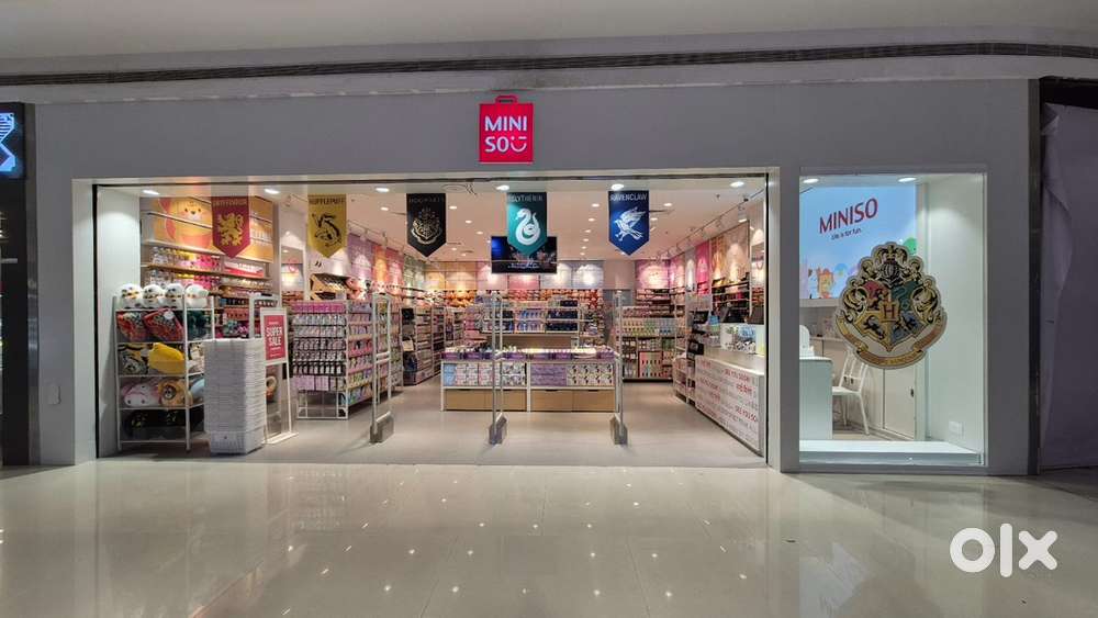 Sales staff for MINISO