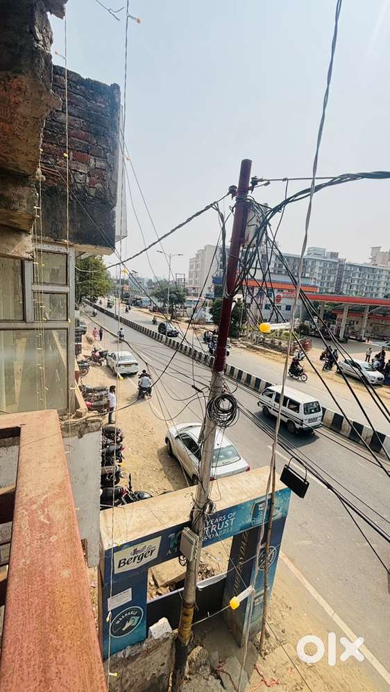 Shops available for rent Tolet commmerical space at main road highway