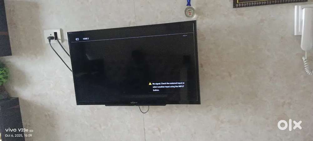 Selling 32 inch LED TV