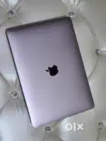 Apple Macbook Pro i7 16GB Ram 256gb Apple SSD Touchbar Touch ID