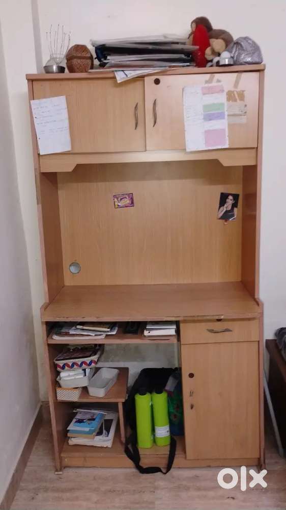 Computer table with storage