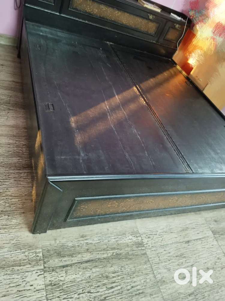 Double bed with box, showroom condition