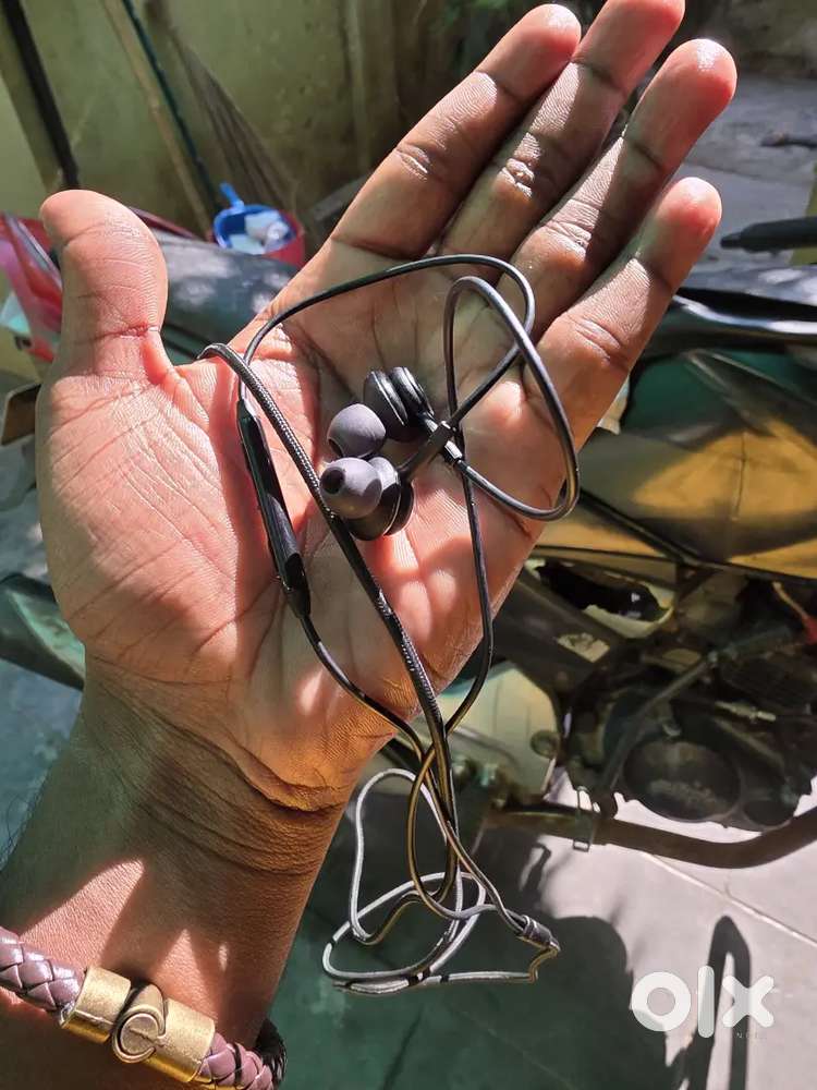 Samsumg akg earphones
