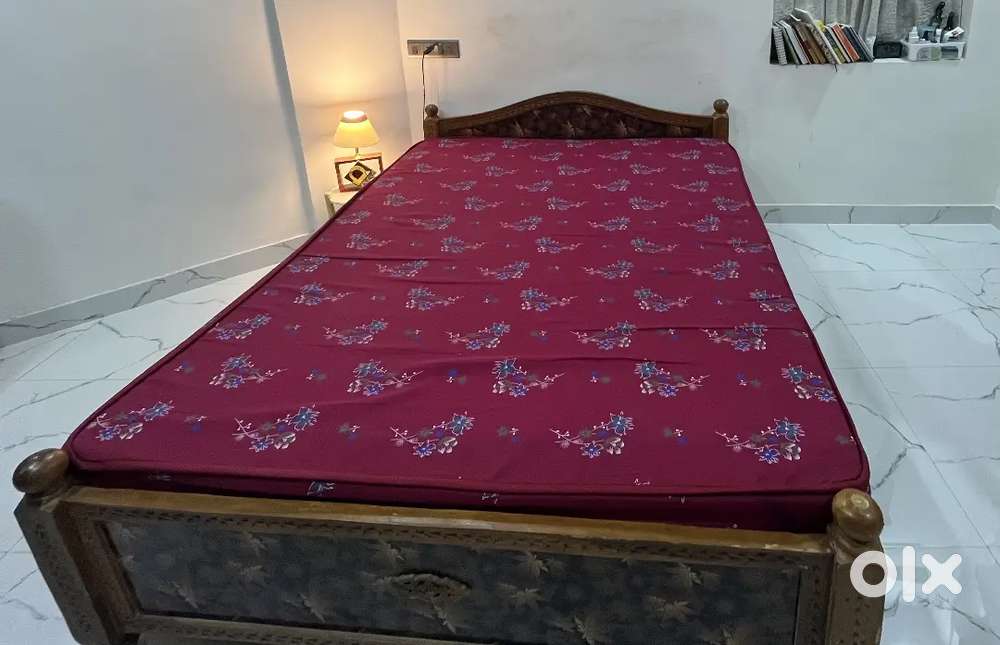 Queen Size Bed w/ Mattress