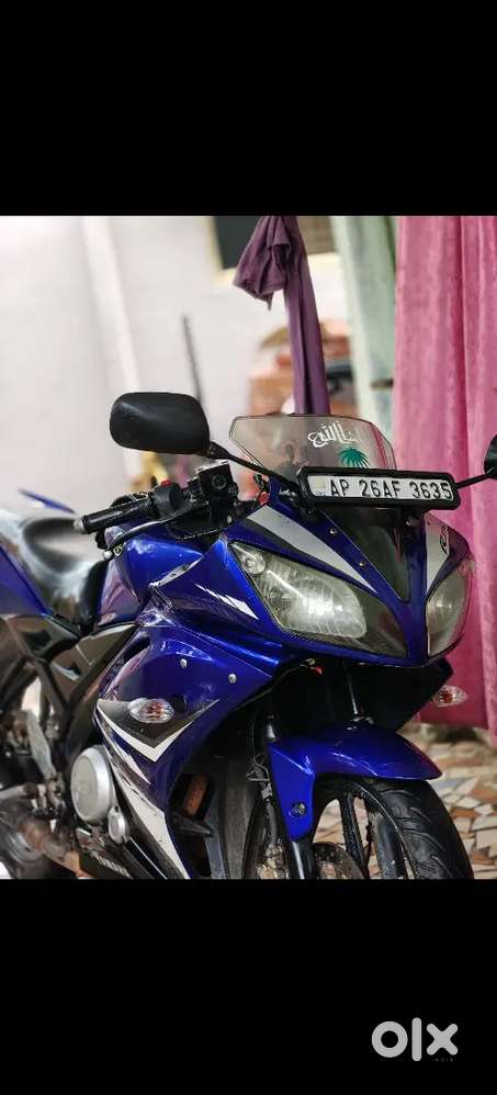 Yamaha R15 v1
