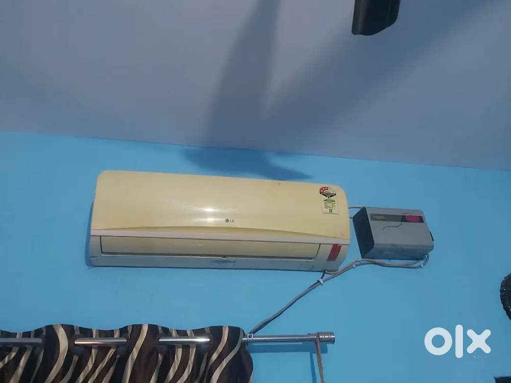 Split LG AC 1.5 ton 3 star in good condition