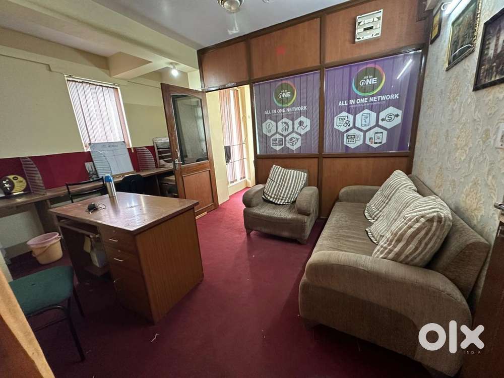 Office fully furnished prime location Comercial building