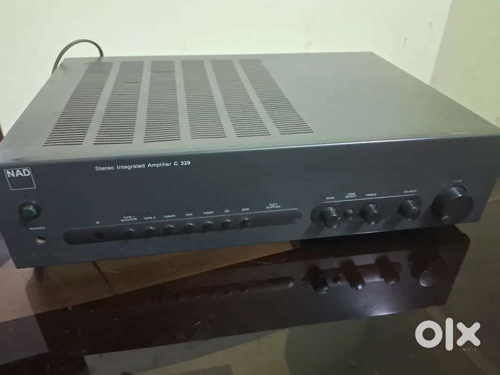 Amplifier England NAD vintage