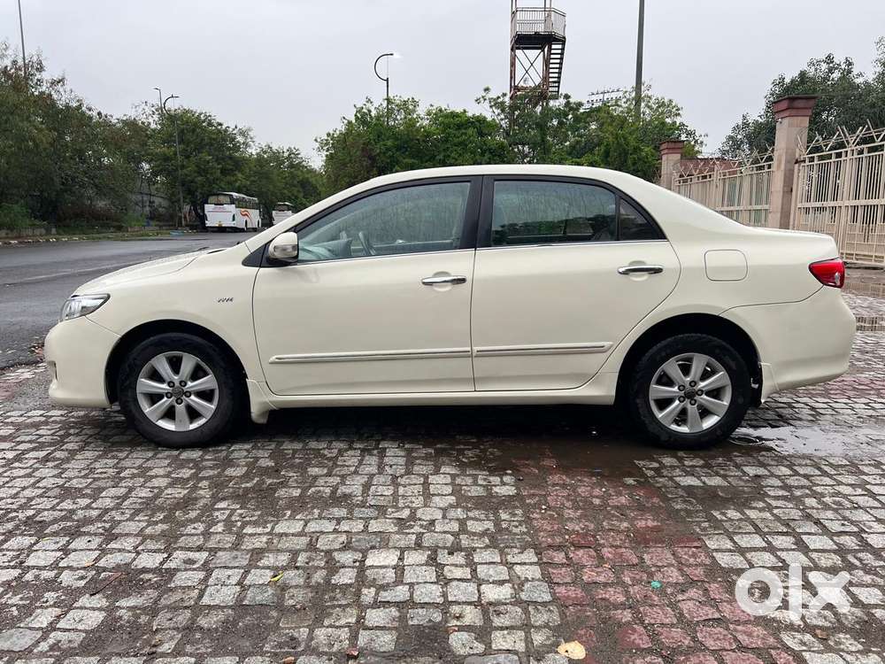 Toyota Corolla Altis 1.8 G, 2010, CNG & Hybrids