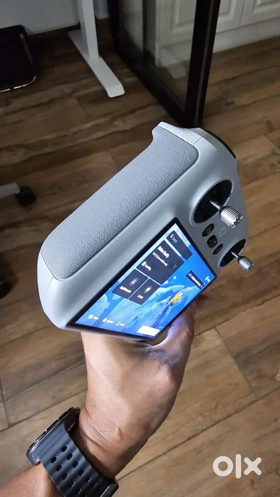 DJI RC (Remote Controller with Built-in Screen) — Excellent condition