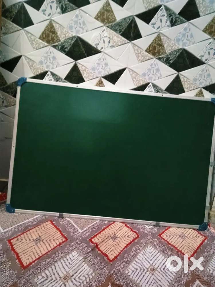 Dual-Side White and Green board  2×3 Ft Strong Frame +Hanging clips