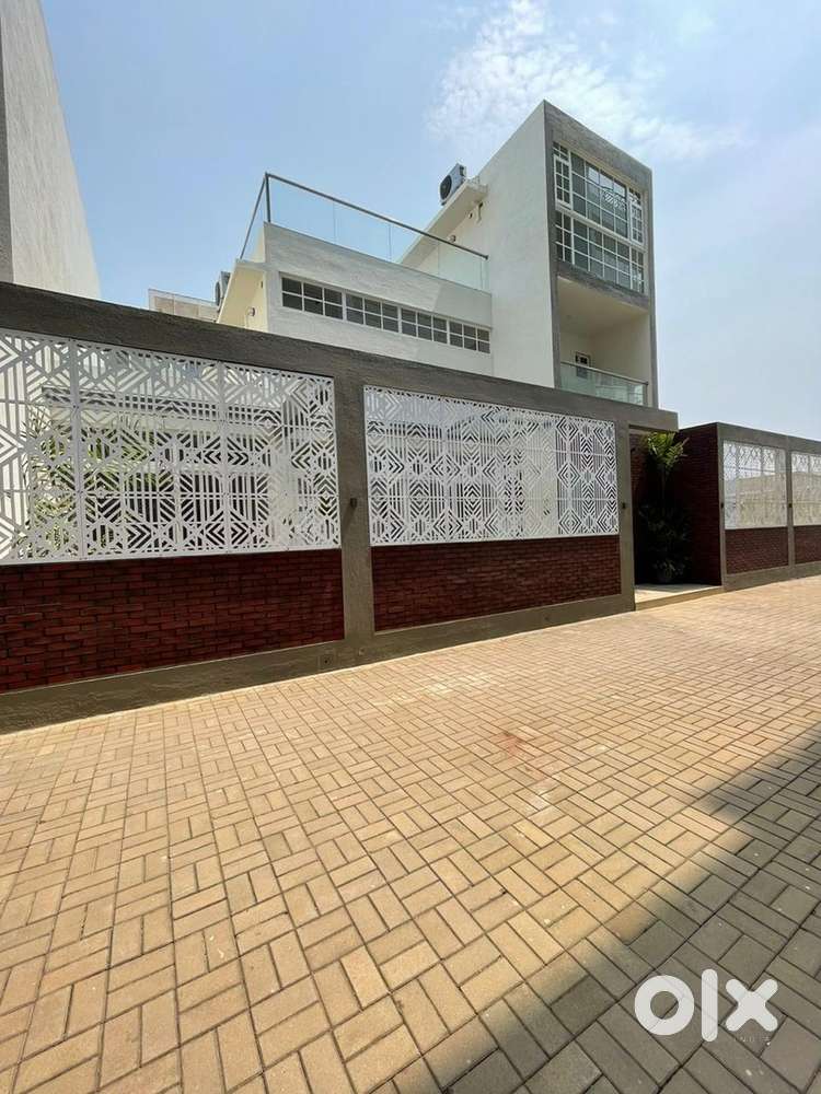 Porvorim Villa available for rent 2lakh/month fully furnished prime
