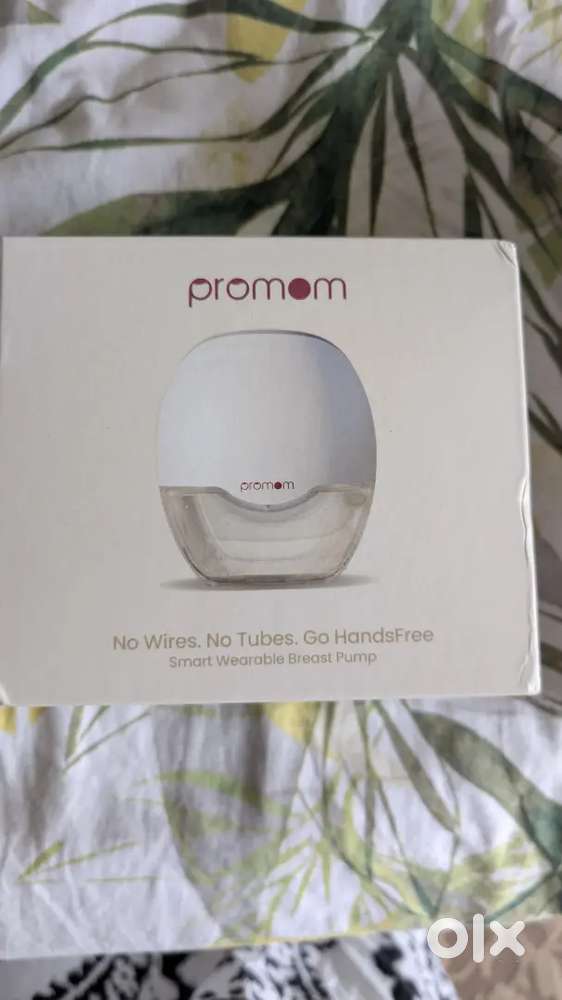 Wearable breast pump