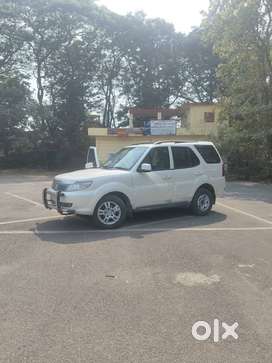 Tata Safari Storme EX, 2015