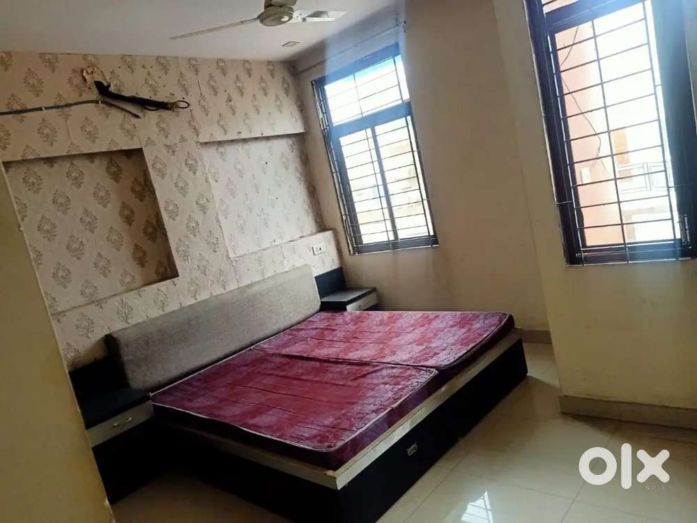 2 Bhk fully furnished flat for family or working bachelors.
