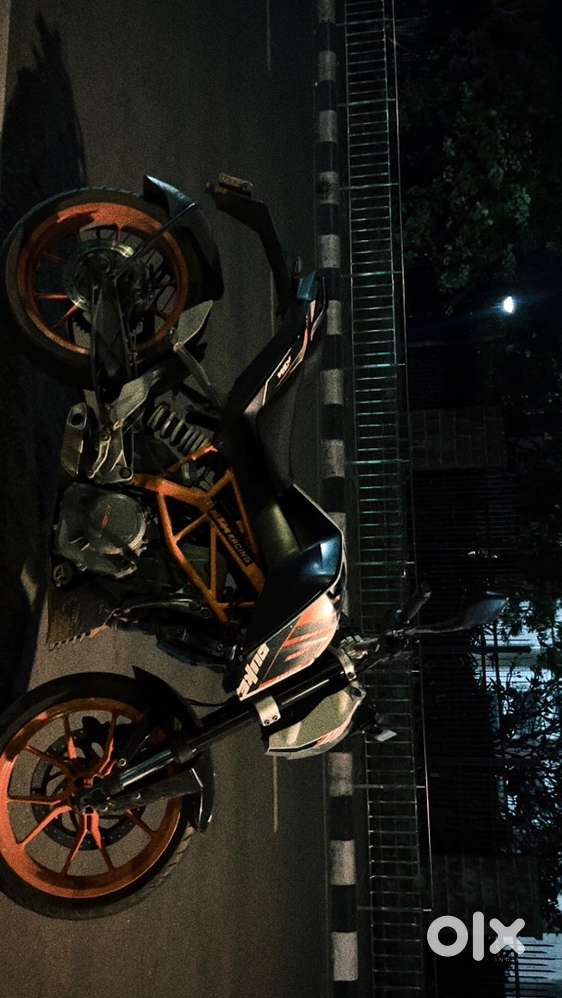 KTM DUKE 390