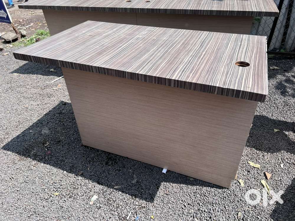 Study computer table