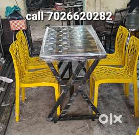 Table and chairs set Wholesale prices