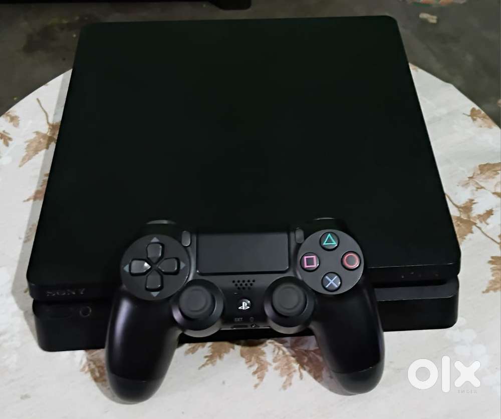 Ps4 slim 1 tb with all accessories