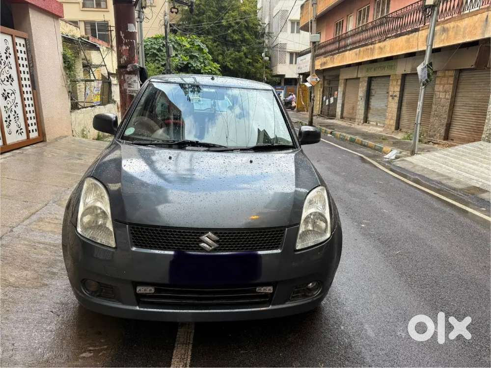 Maruti Suzuki swift vxi in mint condition edition 3rd owner petrol km