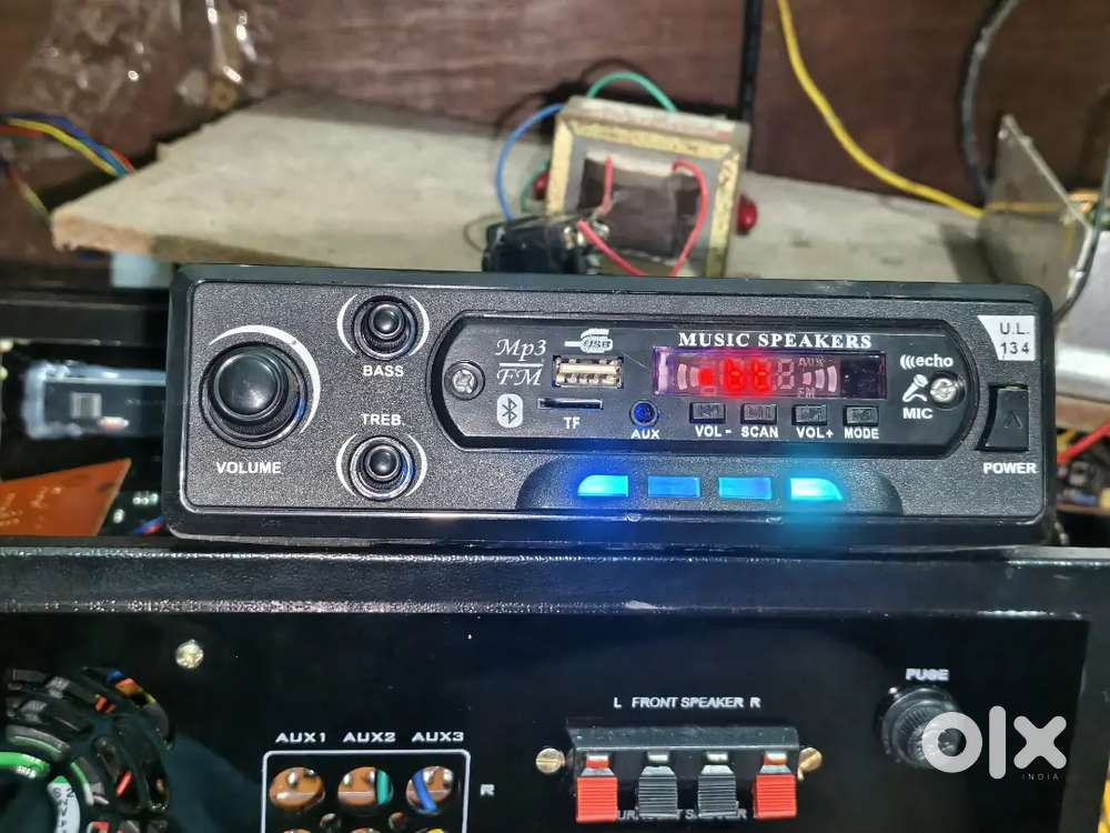 Auto amplifier, car auto amplifier