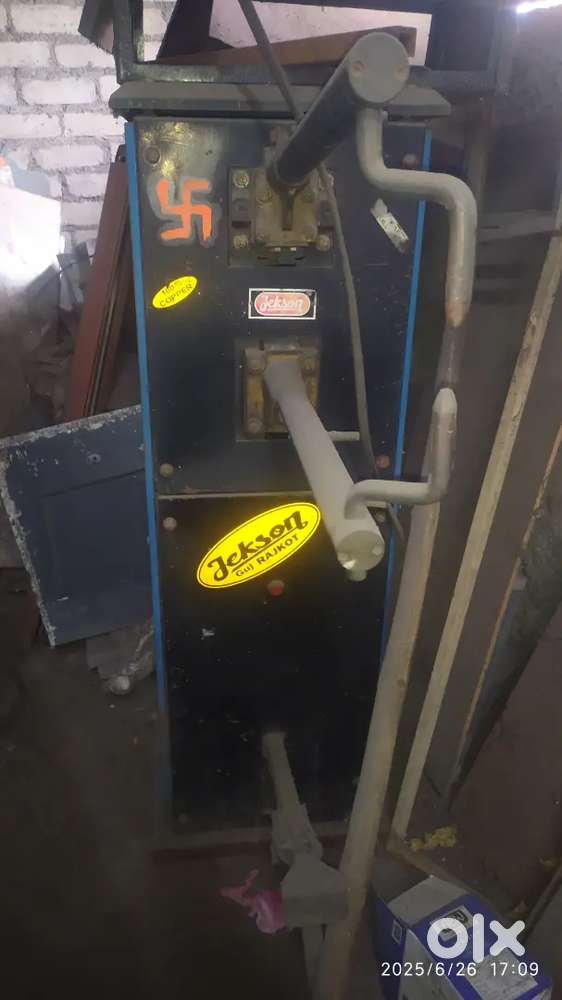 Spot welding machine
