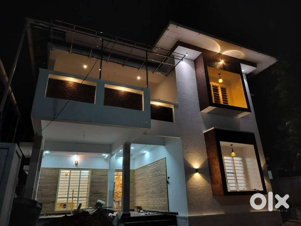 House For Sale Near Vadakkekara Church