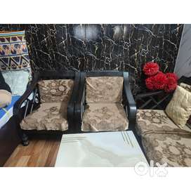 Sofa set with table
