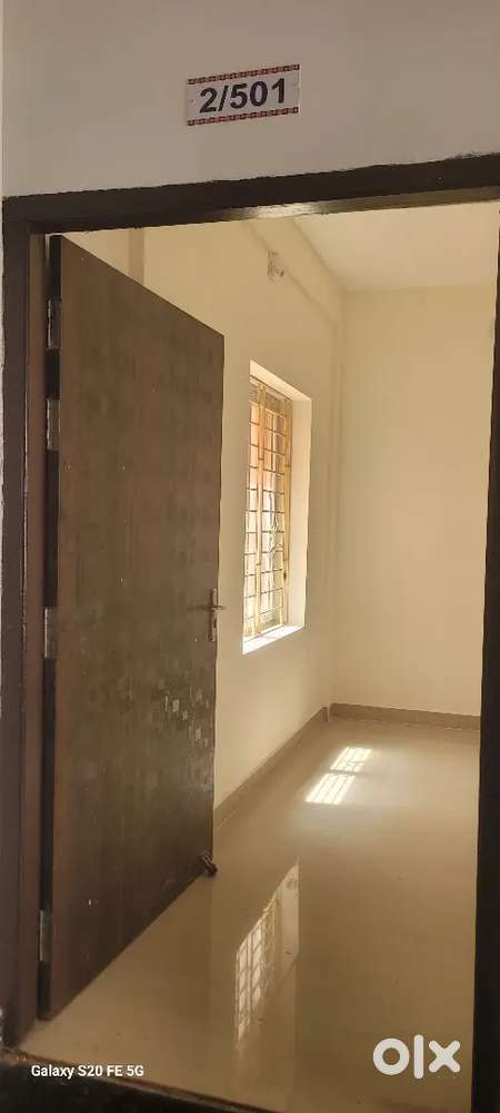 Ready to move 3 bhk flat furnished