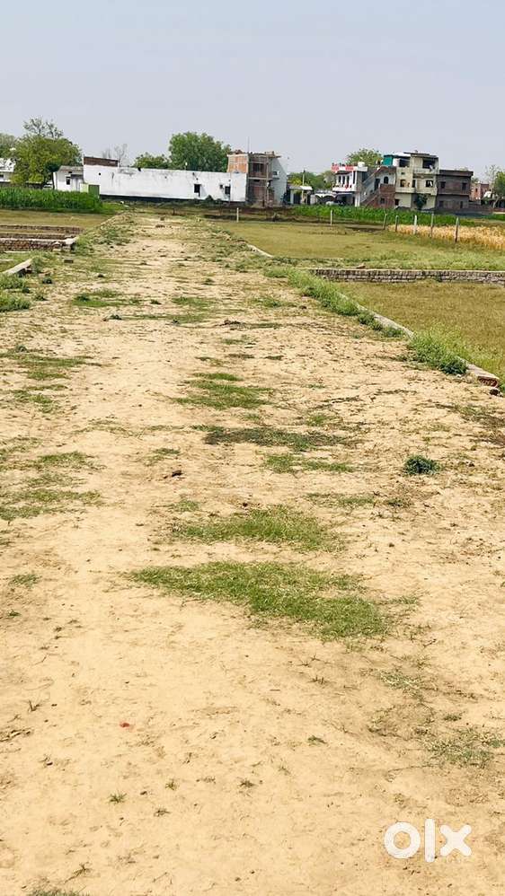 Ghazipur road par plot book kare sandaha chaurahe par