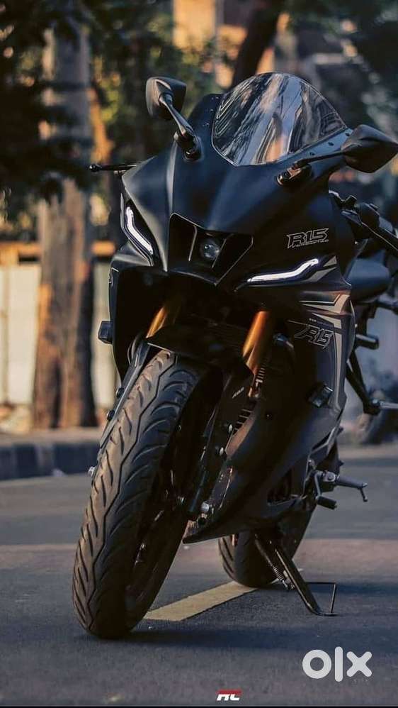 Yamaha R15-V4