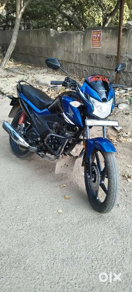 Bike se Kisi ko vishnu garden se gurugram