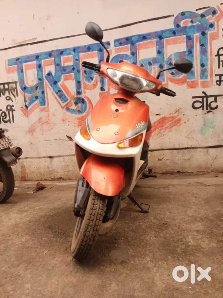 Battery scooty selling