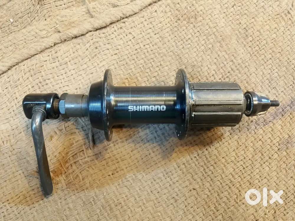 Shimano rear 8/9 speed hub