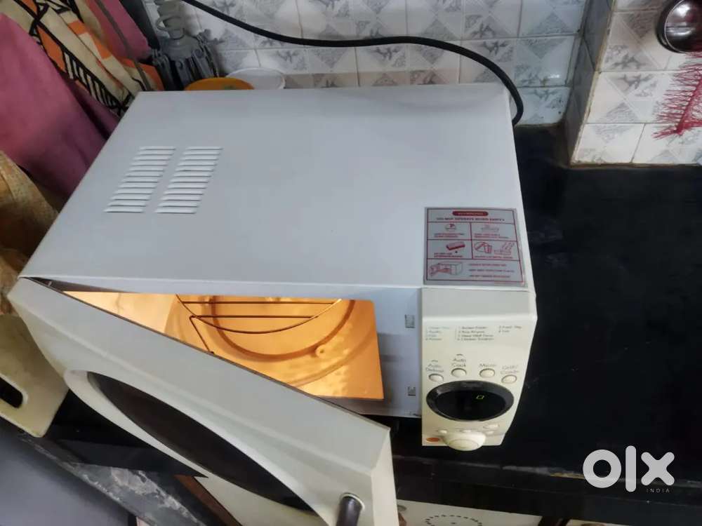 Mint condition LG microwave for sale. Only 5999