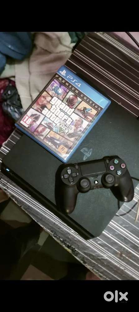 PS4 slim game gt5