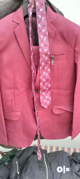 3 pis coat suit with tie