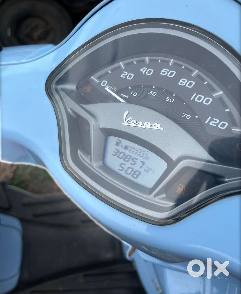 Vespa azure blue